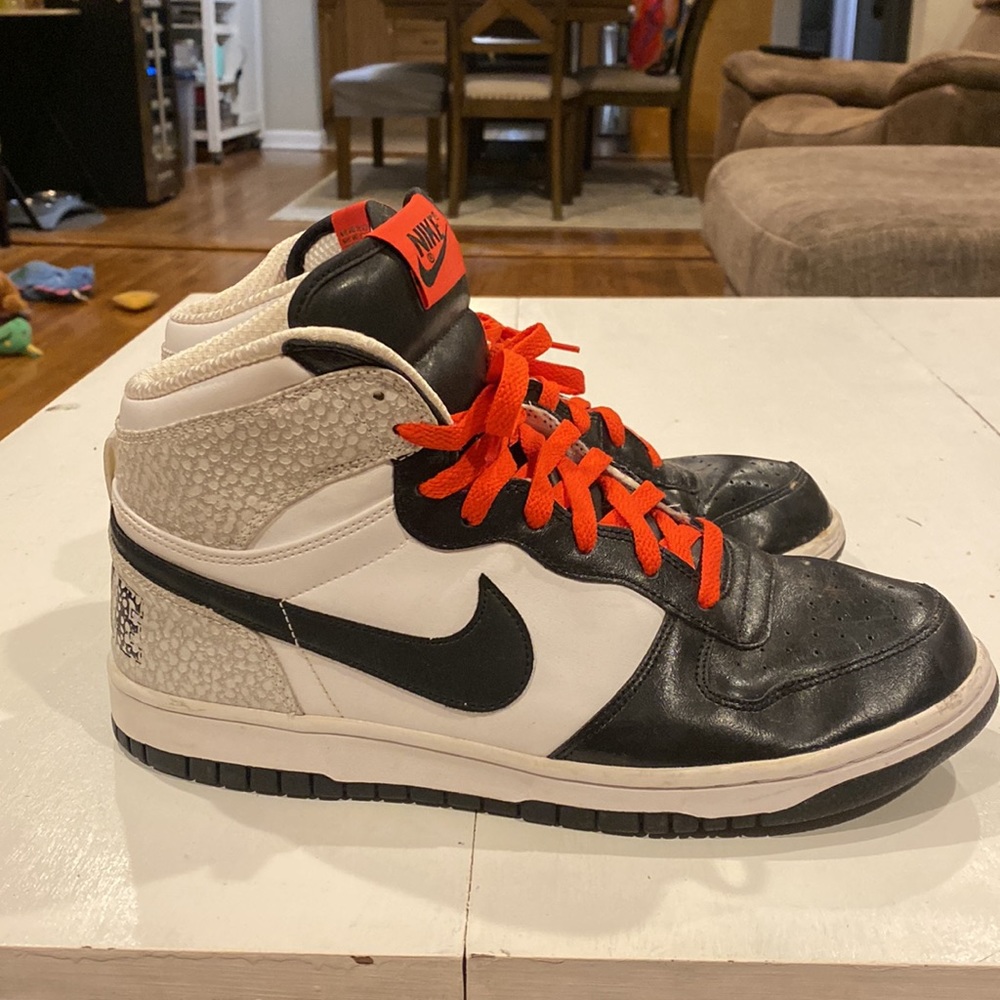 Black & Red men’s Nike - Picture 4 of 5